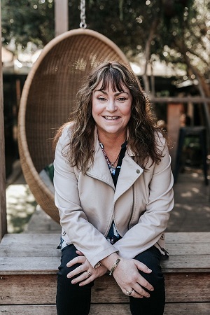 Kim bench jacket-min reduced-min.jpg