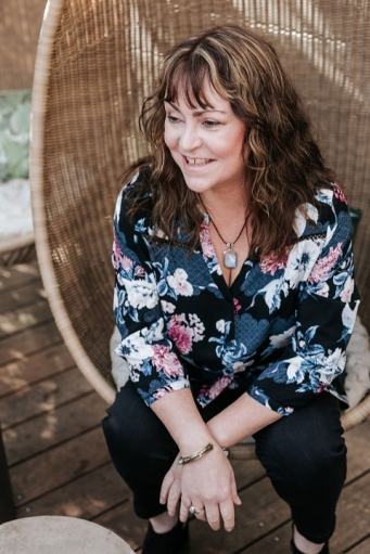 Kim chair foral shirt-min-reduced.jpg