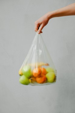 fruits-in-a-plastic-bag-3645504.jpg